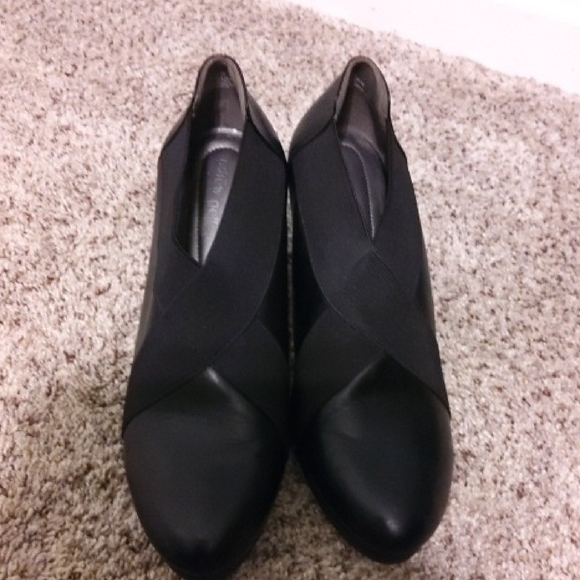 Andrew Geller Black Ankle Booties - Picture 4 of 8